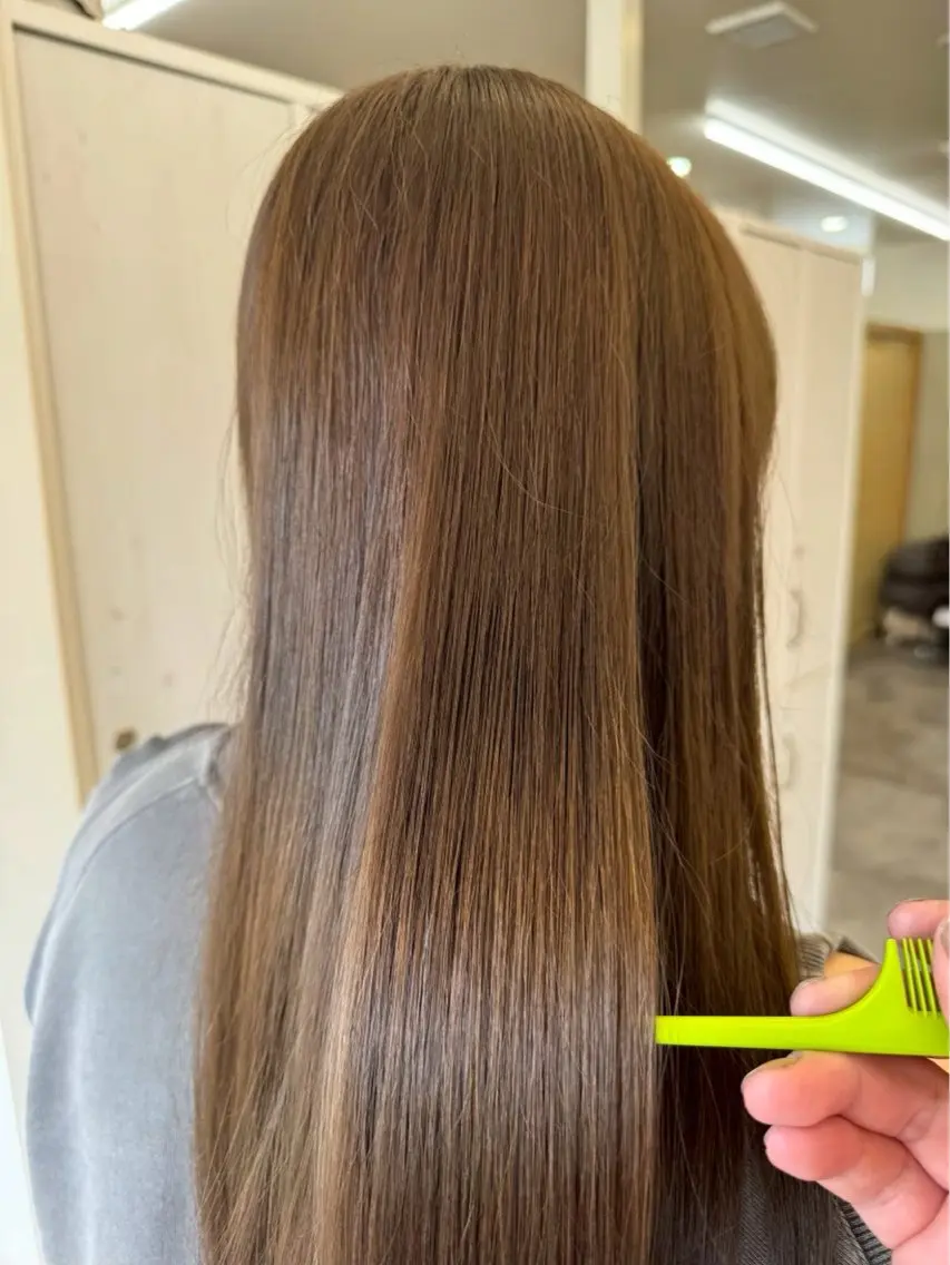 カラー 東 健太郎のヘアスタイル