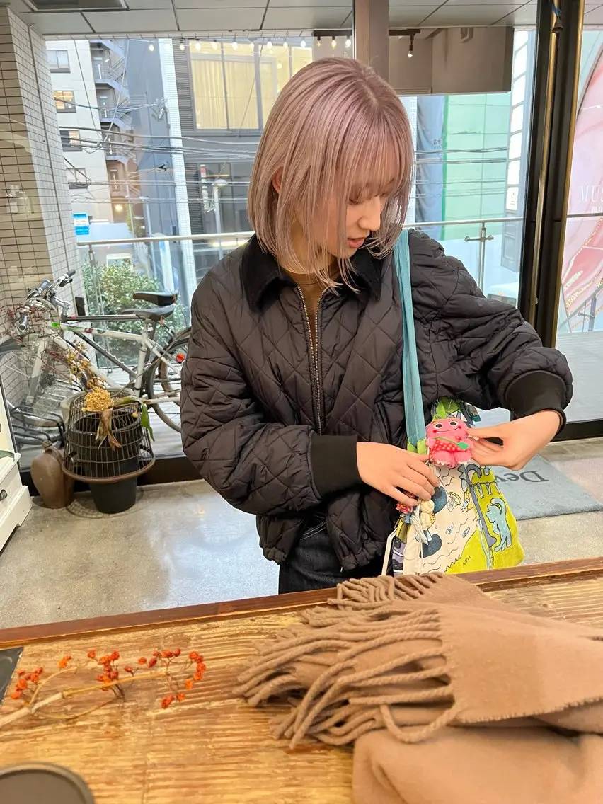 ショート カラー ベージュカラー ブリーチ ブロンド ブロンドベージュ ケアブリーチ カット ヘアカラー 千葉 郁也のヘアスタイル