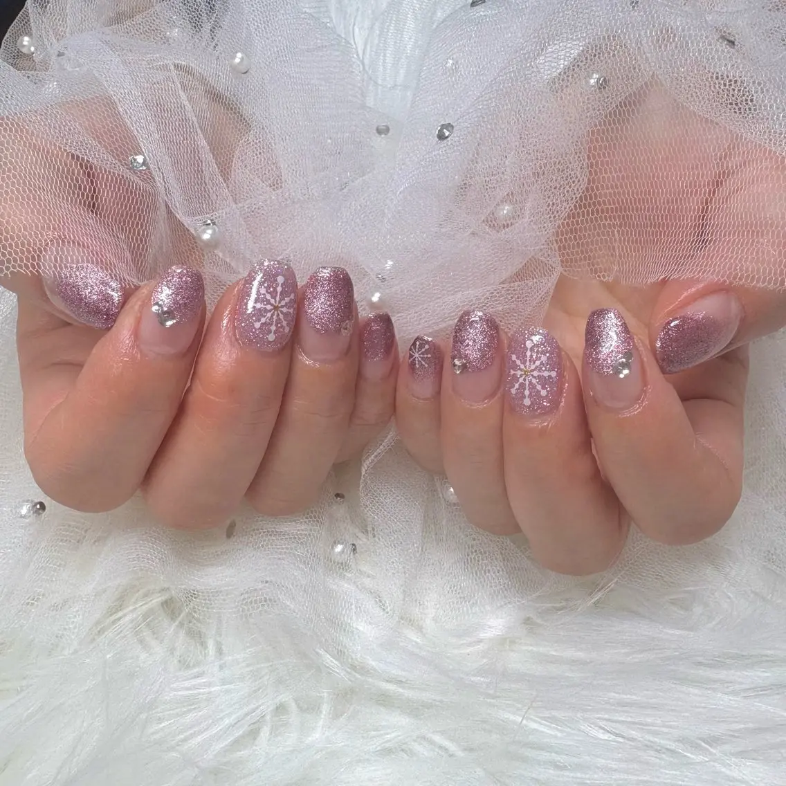 ネイル マグネットネイル ピンク ストーンネイル 冬ネイル ハンドネイル SHINE nail salonのネイルデザイン