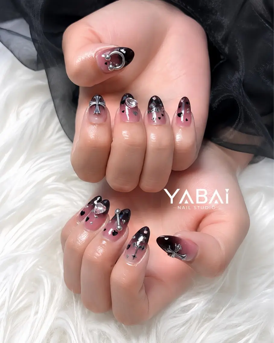 ネイル クリアネイル グラデーション ハート 韓国ネイル ピンク YABAI NailStudioのネイルデザイン