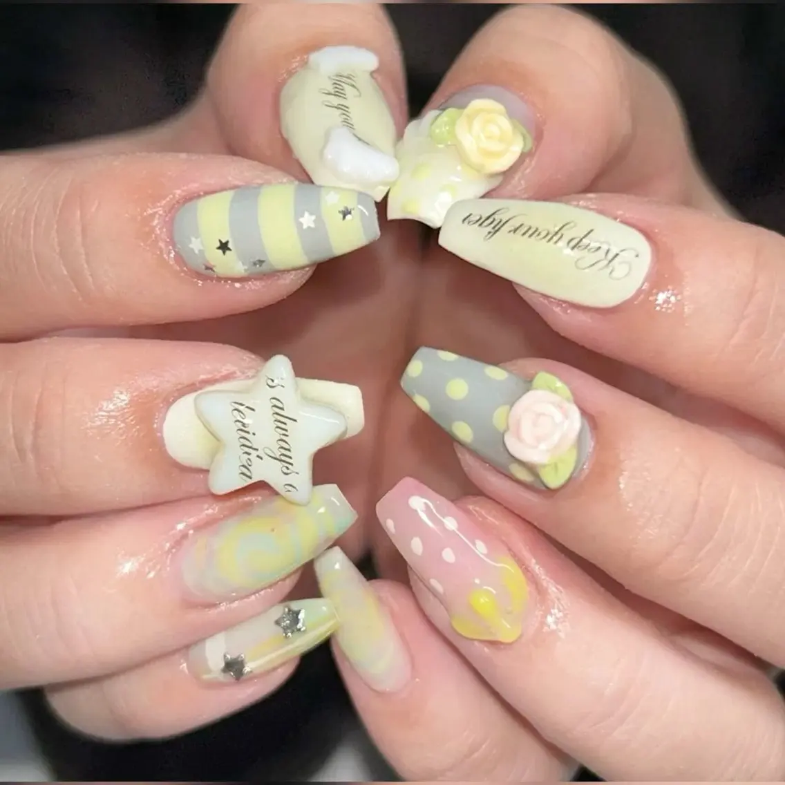 ネイル フレンチネイル ジェルネイル マグネットネイル 持ち込み ニュアンスネイル ハンドネイル Ribbonnail salonのネイルデザイン