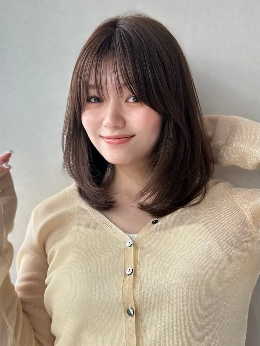 ミディアム ミディアムレイヤー レイヤーカット yume. COA GINZAのヘアスタイル