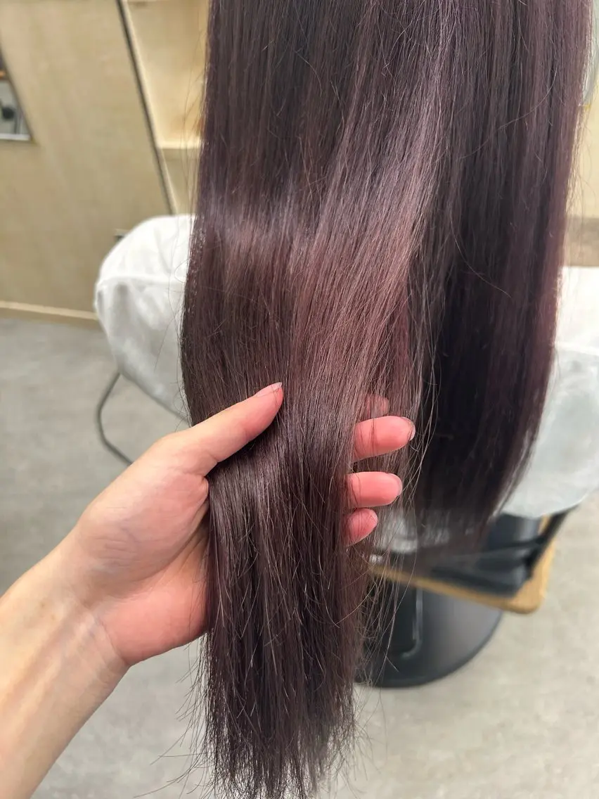 カラー カット ヘアカラー 𝑹𝒊𝒌𝒐 ブリーチ/艶カラーのヘアスタイル