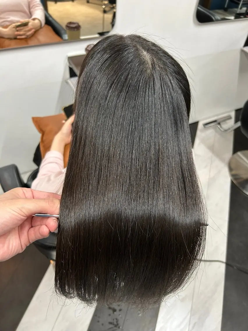 セミロング カット 縮毛矯正 トリートメント 圧倒的髪質改善 ✂︎飯島悠介のヘアスタイル
