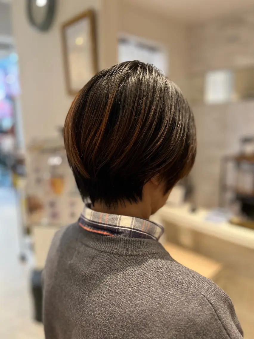 ショート カラー カット ヘアカラー つぼい Floraのヘアスタイル