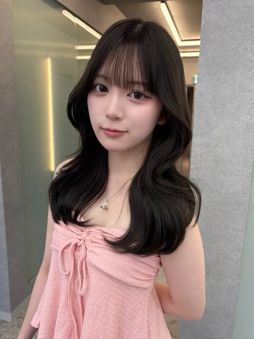 ロング カラー ブリーチ ブラウンカラー ブリーチなしカラー 顔周りカット カット ヘアカラー 家村 茉由のヘアスタイル