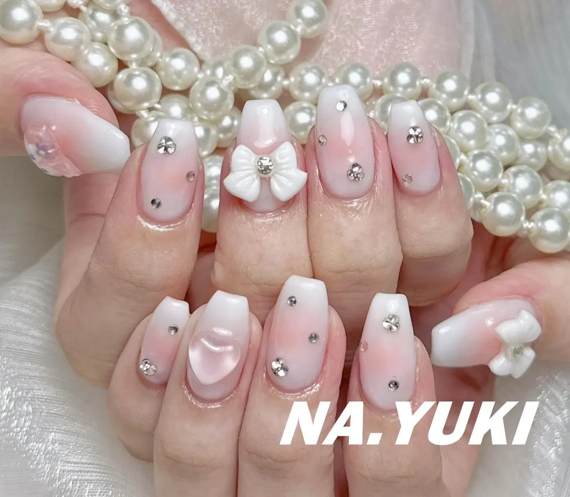 ネイル ハンドネイル ハンドケア 🌷 Mooning 🌷のネイルデザイン