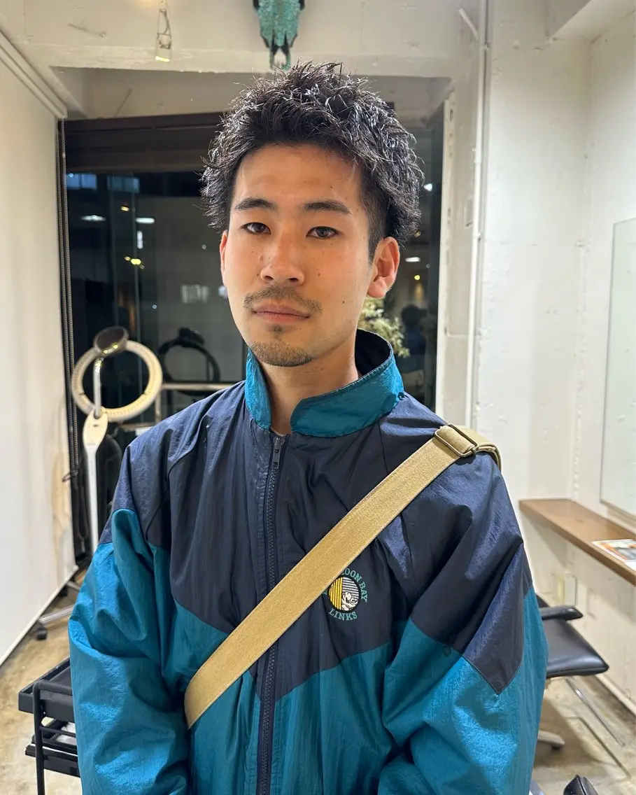 ショート パーマ メンズ グランジヘア 無造作ヘアHYUGAのヘアスタイル