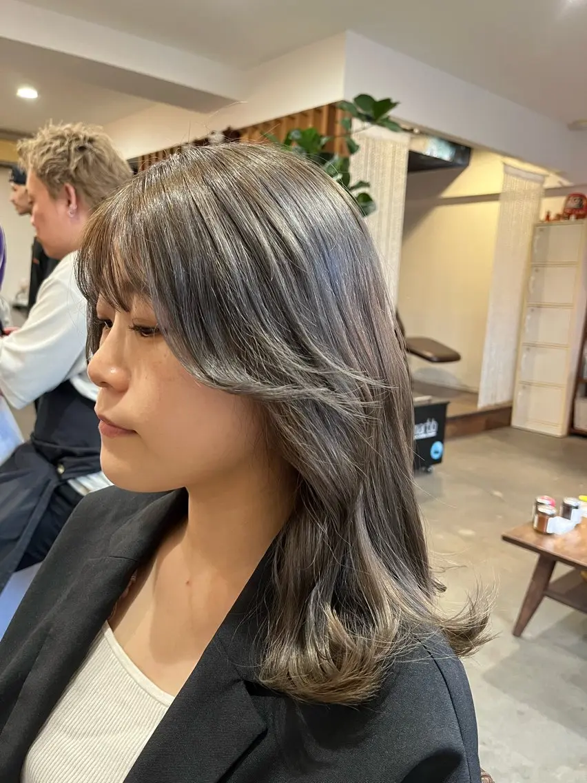 ミディアム 🫧透明感カラー× レイヤー🫧HARUのヘアスタイル