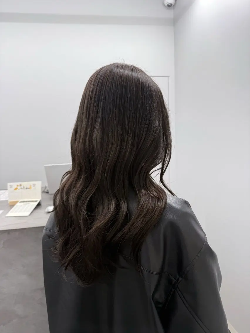 ロング ヘアカラー トリートメント SARINA ROCCO3rdのヘアスタイル
