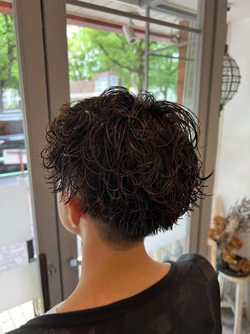 ショート パーマ スパイラルパーマ カット パーマ 【本陣】カット カラーパーマ朝岡 慧のヘアスタイル