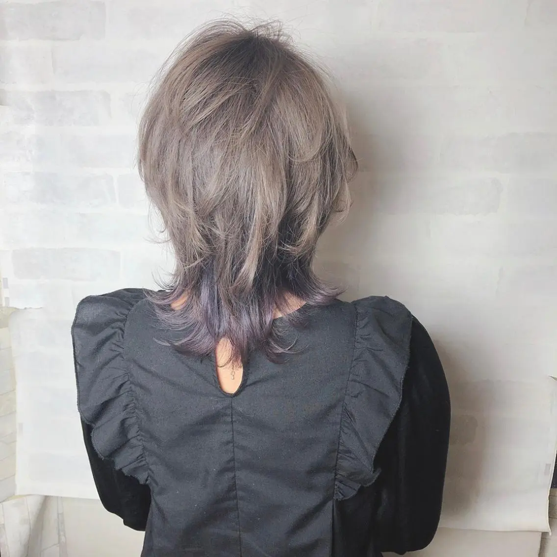 ミディアム カラー 透明感ハイトーン🦄 キラ🌈のヘアスタイル