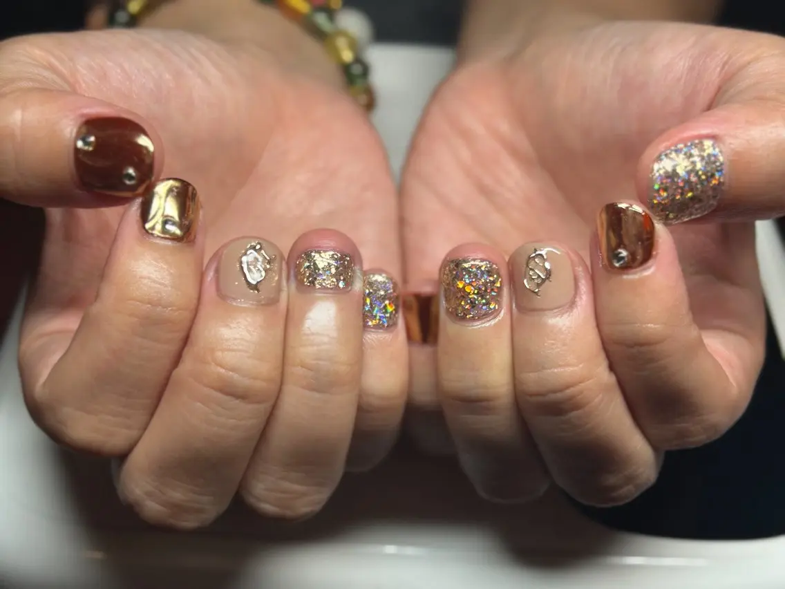 ネイル AMUCI NAIL Shihomiのネイルデザイン