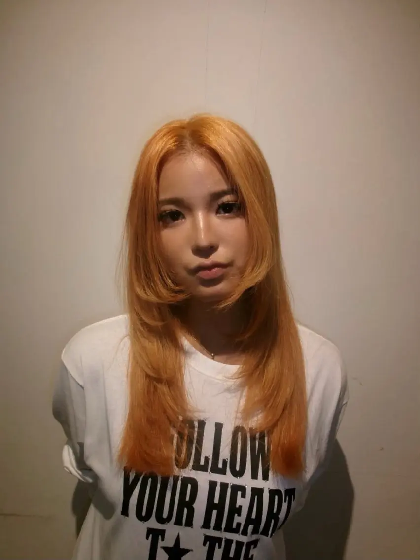 カラー オレンジ よしの りおなのヘアスタイル