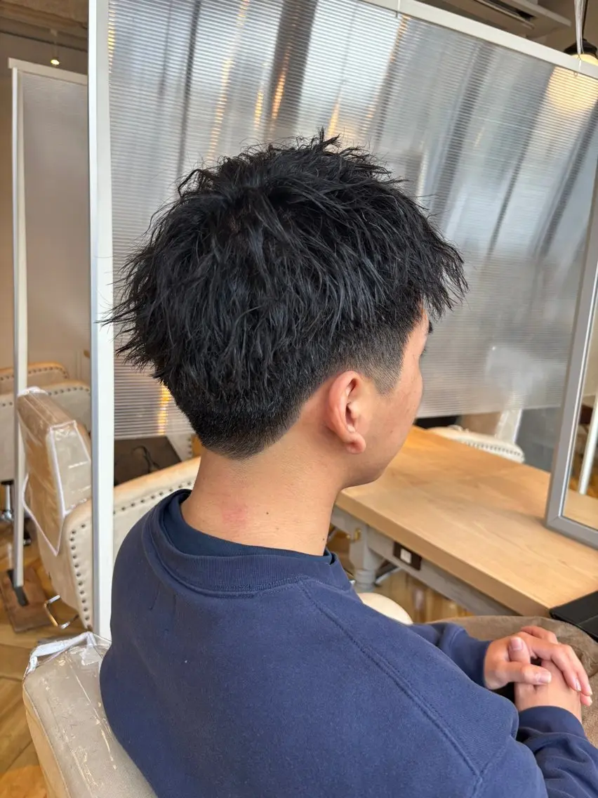 メンズ メンズパーマ メンズツイストパーマ 刈り上げ ツイストパーマ カット パーマ 小林 萌生のヘアスタイル