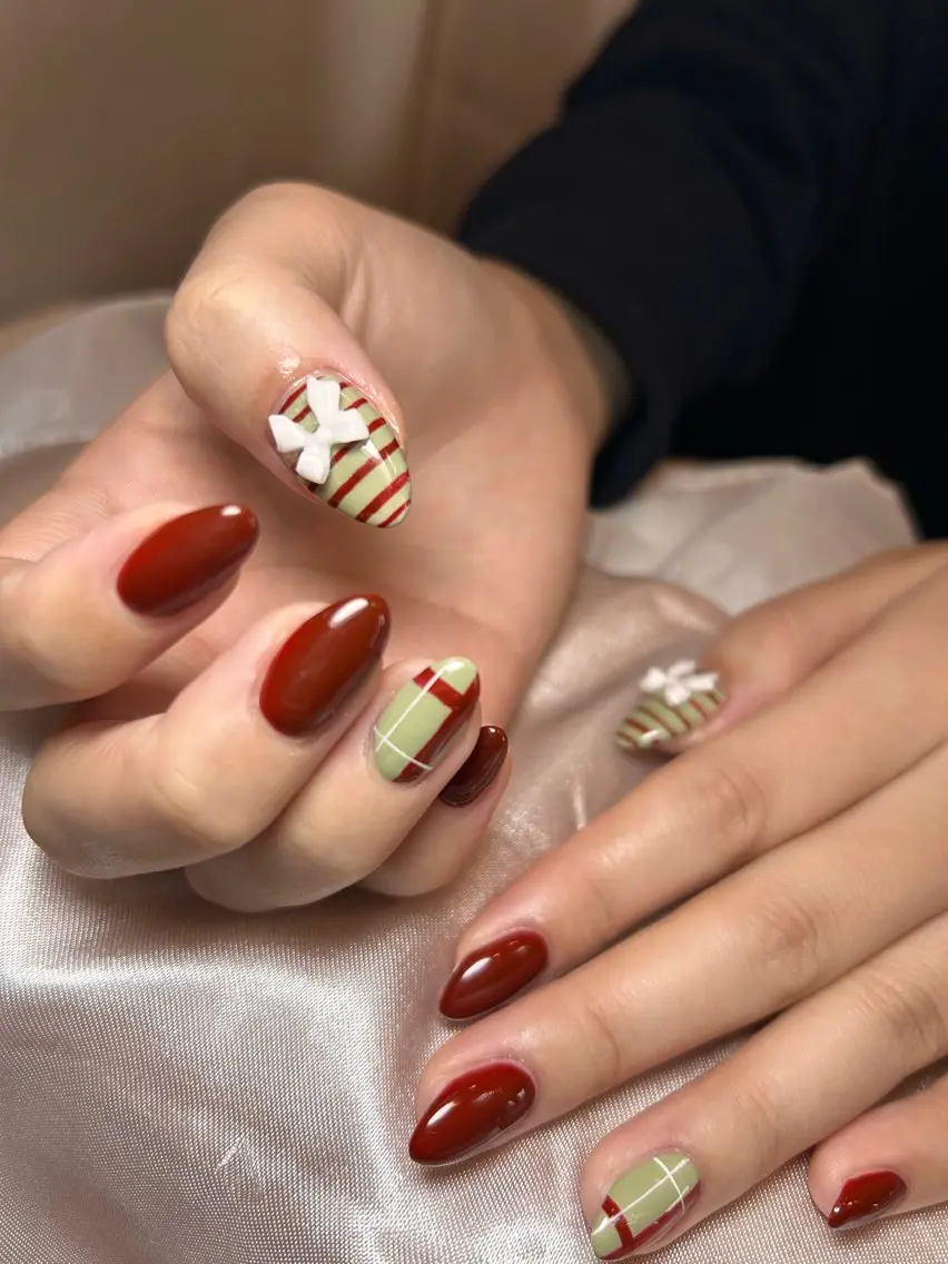 ネイル ハンドネイル フットネイル Nailroom tinoのネイルデザイン