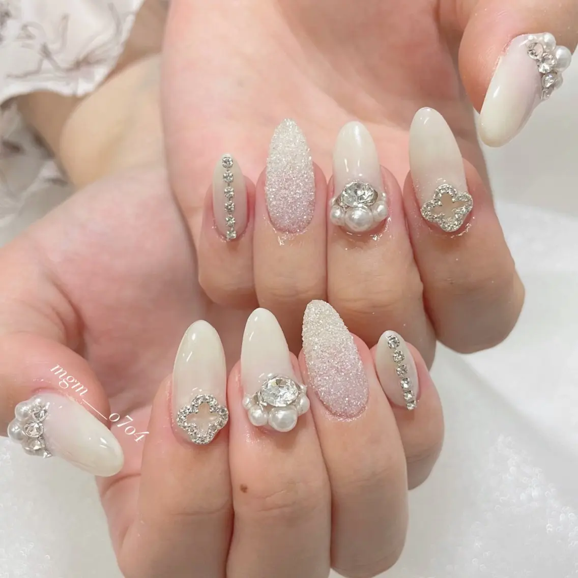 ネイル ハンドネイル ハンドケア MoON...❤︎ MeGuのネイルデザイン