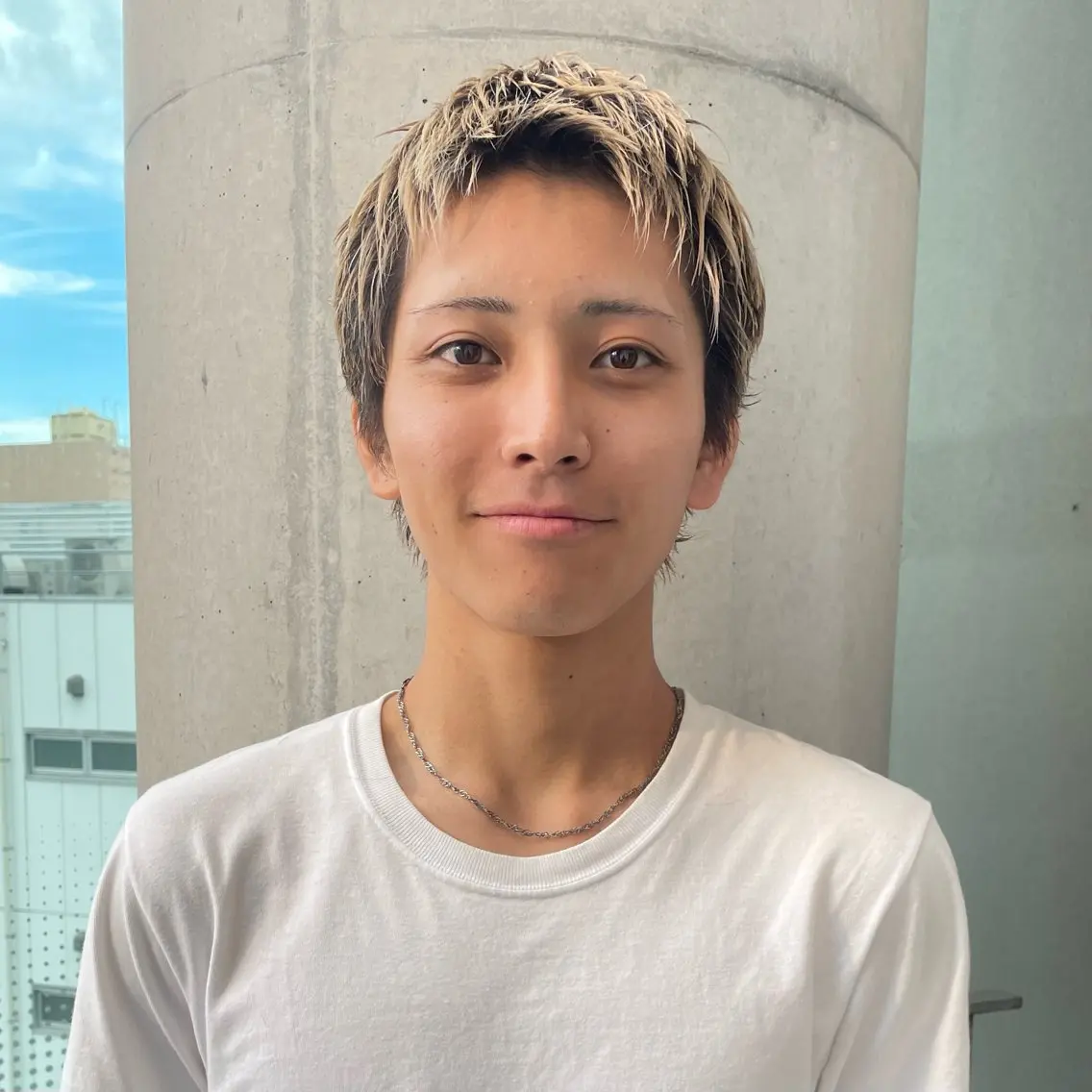 ショート カラー メンズ メンズブリーチ スパイキーショート ブリーチ ショートヘア カット ヘアカラー ⚾️横浜メンズカット 阿部龍馬🍺🍔のヘアスタイル