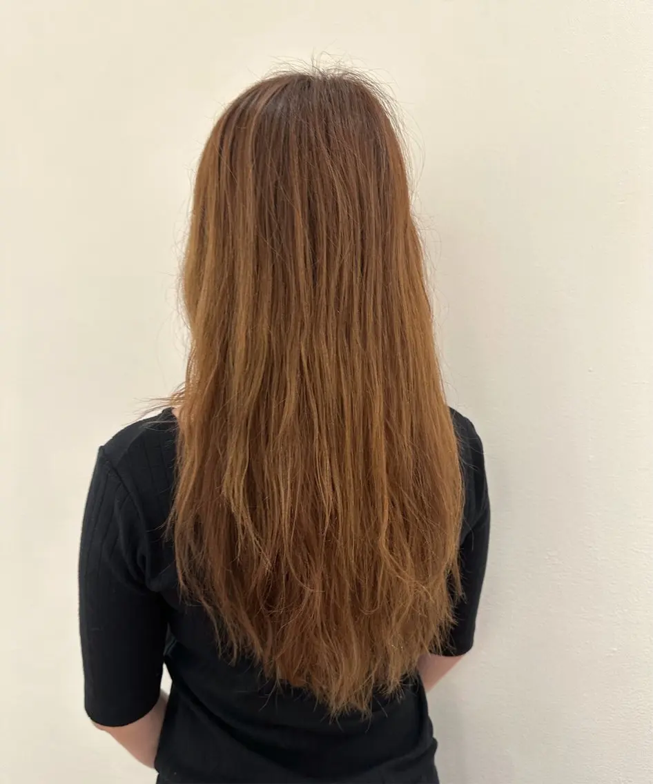 ロング 顔周りカット レイヤーカット カット トリートメント 鈴木 優斗のヘアスタイル