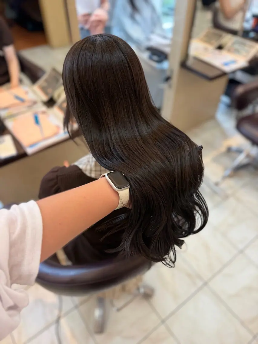 ロング カット ヘアカラー 皆川 優奈のヘアスタイル