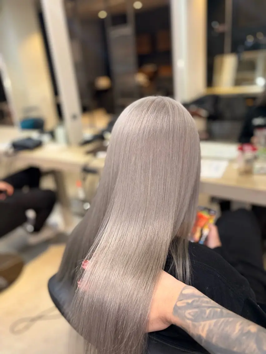 ロング カラー ヘアカラー 東 凱斗のヘアスタイル