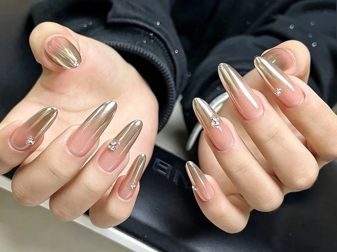 メンズ ネイル メンズ韓国風 オーロラネイル チークネイル 長さ出し フレンチネイル ハンドネイル ハンドケア NEW NAIL 池袋🔥🧲のネイルデザイン
