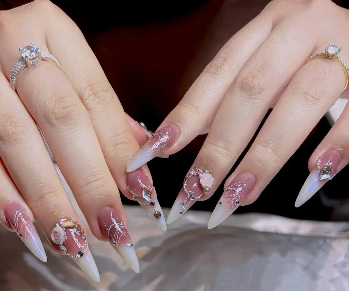 ネイル Hin Hana Nailのネイルデザイン