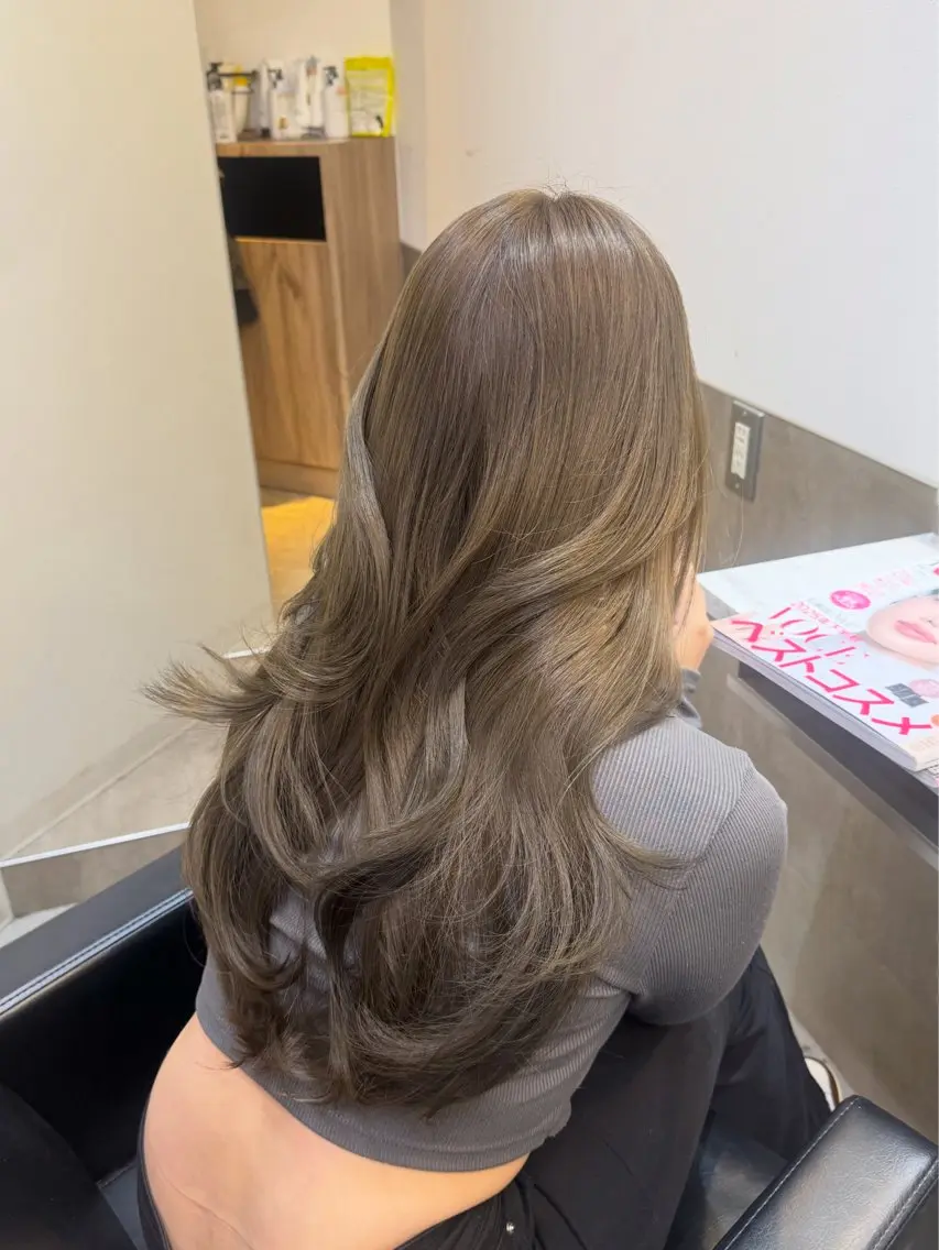 ロング カラー ヘアカラー 韓国ヘア🇰🇷 YUKINAのヘアスタイル