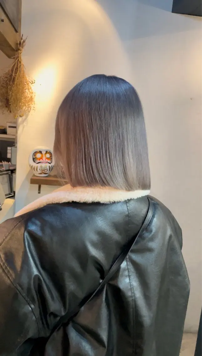 カラー ブリーチ ダブルカラー ハイライトカラー ハイトーンカラー インナーカラー 岩佐 怜のヘアスタイル