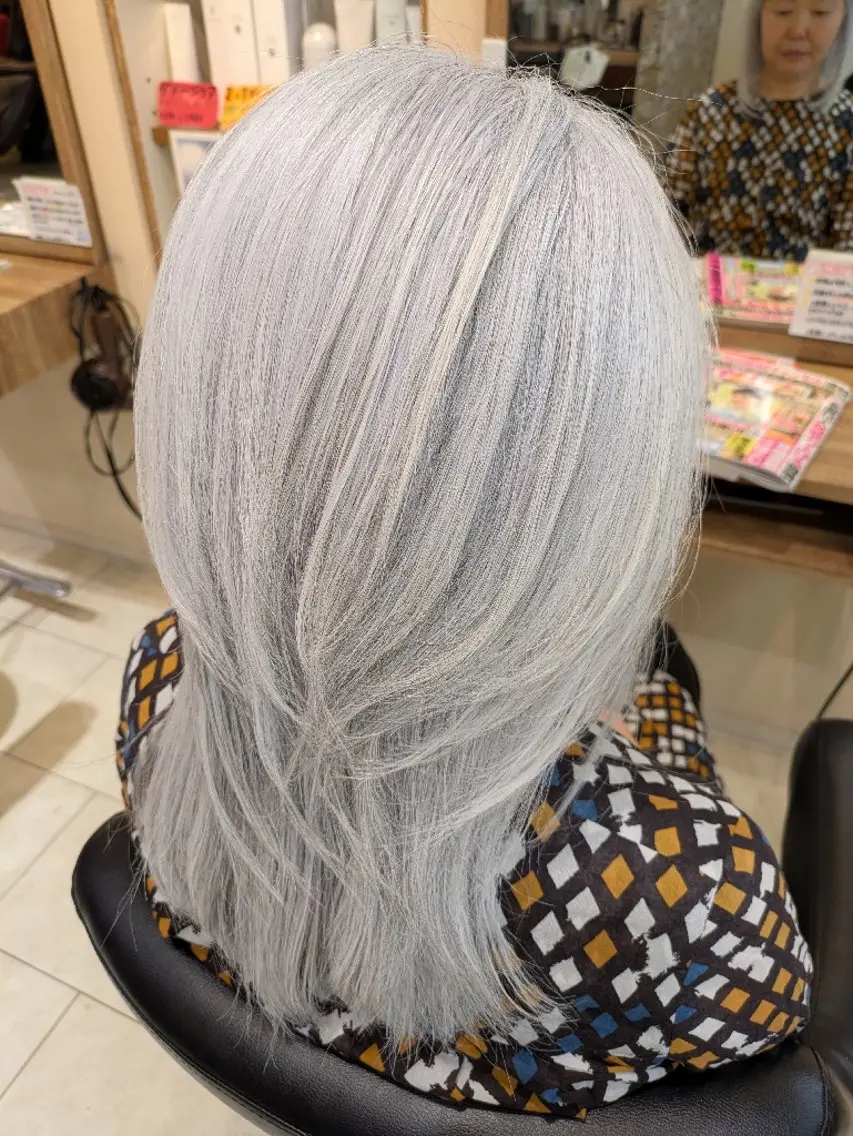 ロング レイヤーカット 塚原 友紀子のヘアスタイル