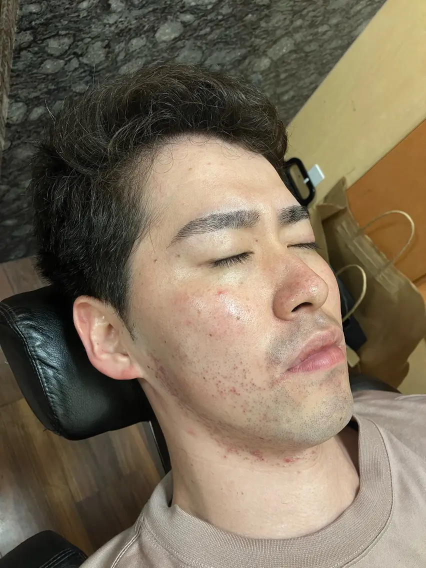 メンズ アイブロウ SAKI SAKIのヘアスタイル