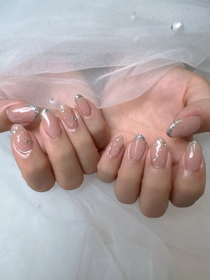 ネイル フットネイル フレンチネイル ガラスフレンチ キラキラネイル 持ち込み ハンドネイル Queeens nailのネイルデザイン
