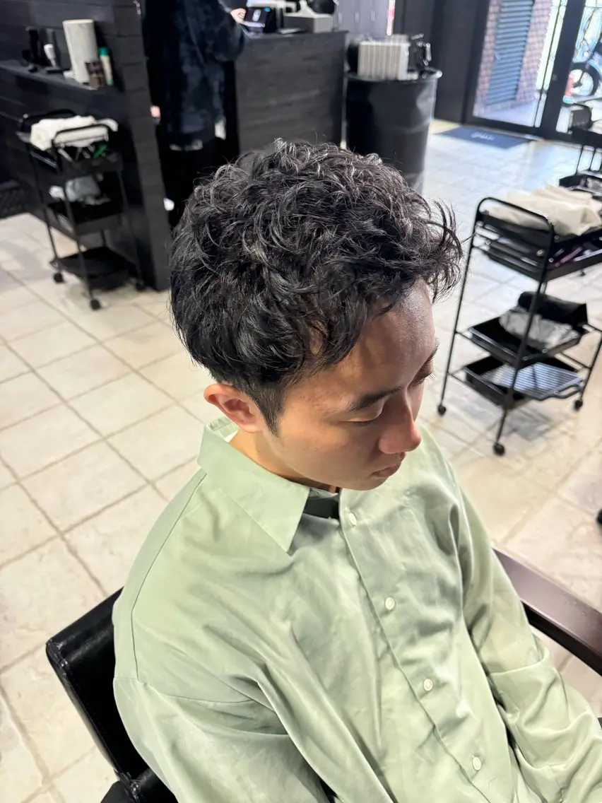 ショート ヘアアレンジ メンズ 刈り上げ カット メンズ専門 美容師✨ アメ村 堀江颯瑛のヘアスタイル