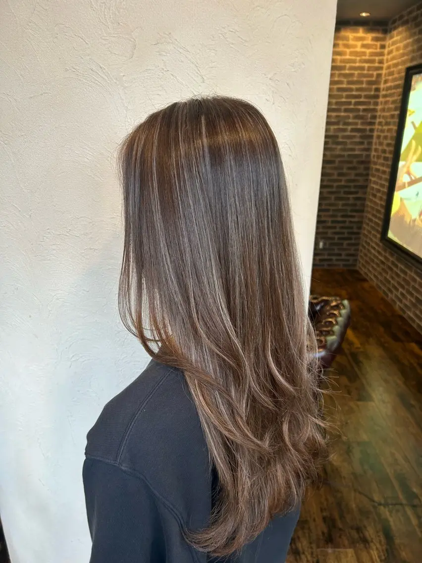 ロング カラー ヘアアレンジ ハイライトカラー ハイライト 梅木李奈🕊️ レイヤー透明感カラーのヘアスタイル