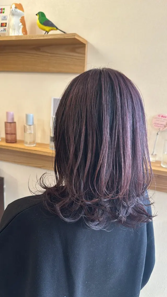 ミディアム 根本 奈緒のヘアスタイル