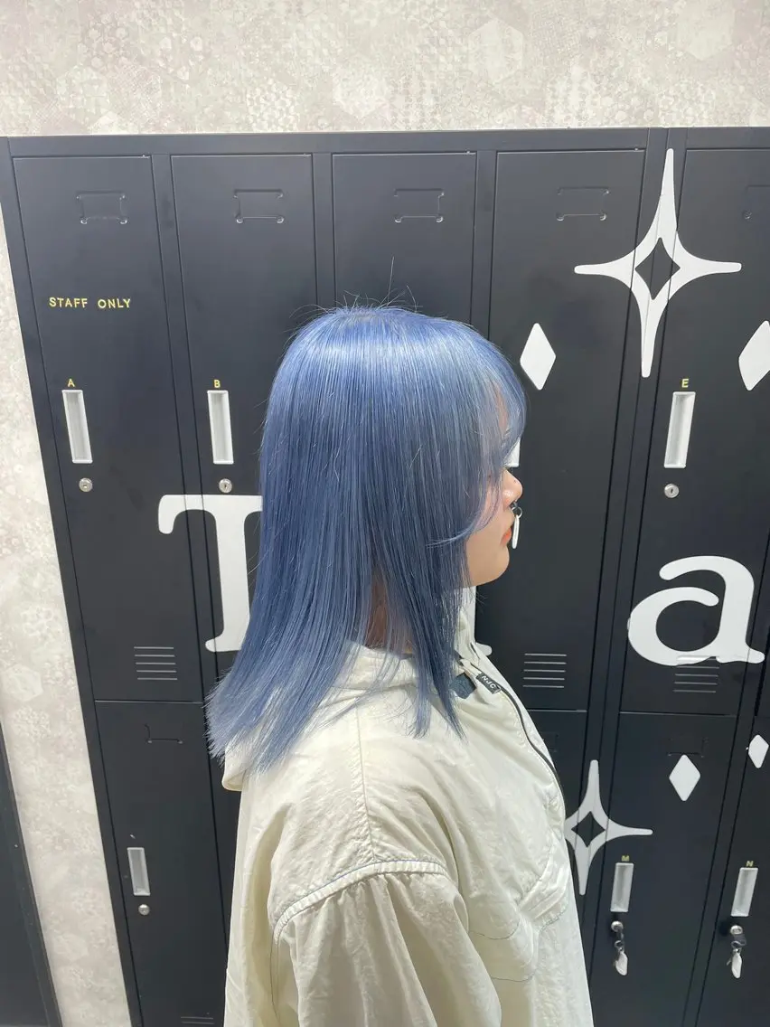 ミディアム カラー アッシュ アッシュグレー ベージュカラー ブリーチ ブロンド カット ヘアカラー トリートメント 【きらめき屋さん🎀 ハイトーン大和🎀】のヘアスタイル