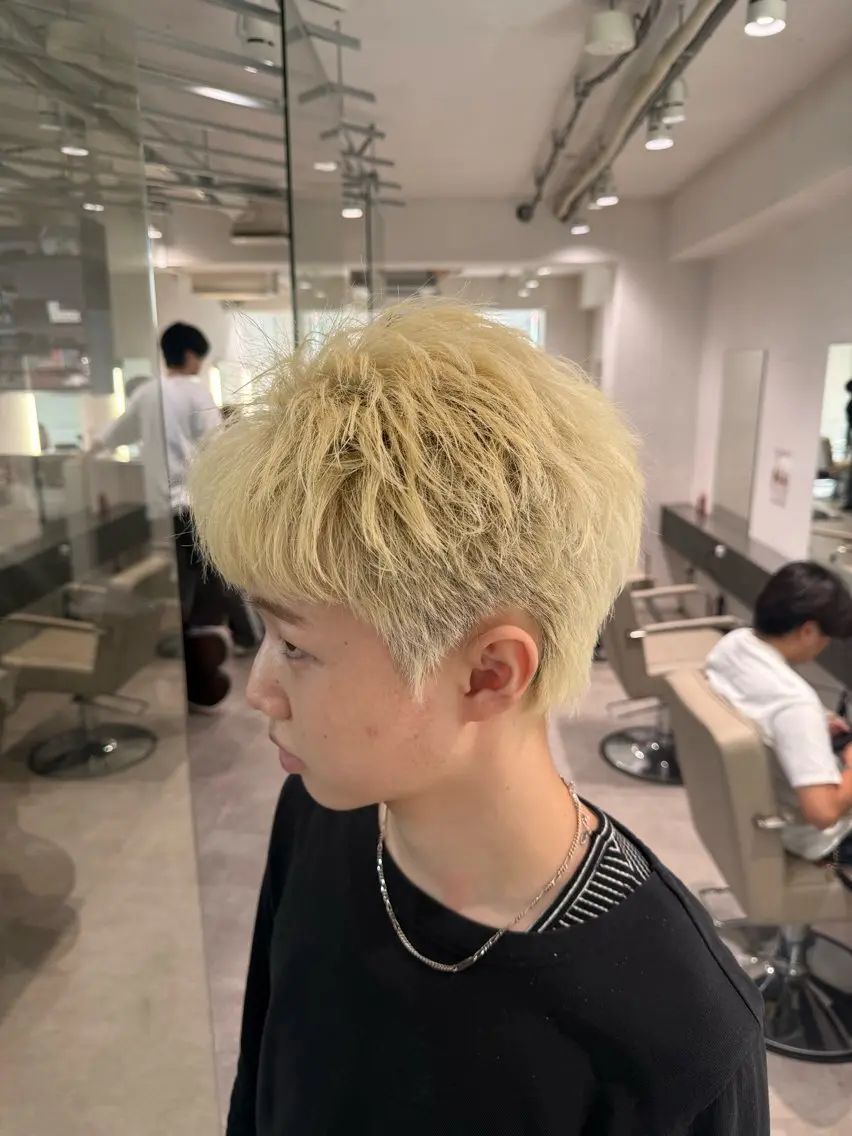 ショート カラー メンズ 掛川 秋輝のヘアスタイル