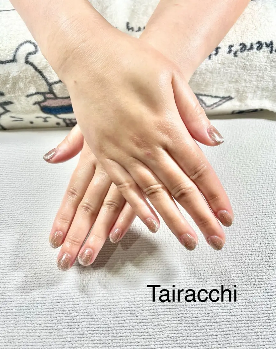 ネイル フレンチネイル ジェルネイル ゴールド マグネットネイル ショートネイル ハンドネイル Tairacchi ﾀｲﾗｯﾁのエステ・リラクイメージ