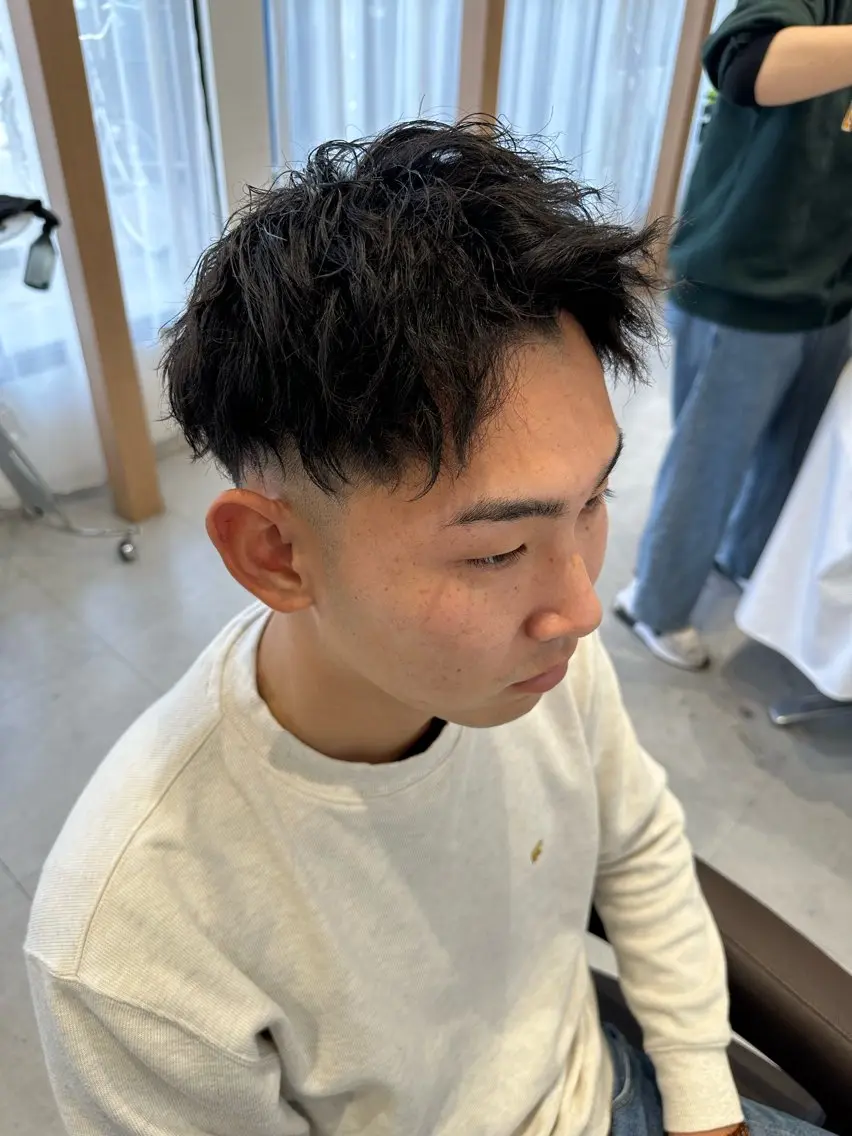 パーマ ヘアアレンジ メンズ キッズ メンズバレイヤージュ メンズハイライト メンズパーマ 波巻きパーマ メンズ特化 Chere   金剛のヘアスタイル
