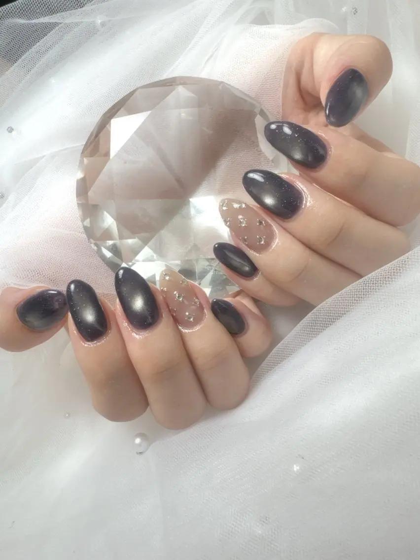 ネイル フットネイル フレンチネイル ガラスフレンチ キラキラネイル 持ち込み ハンドネイル Queeens nailのネイルデザイン