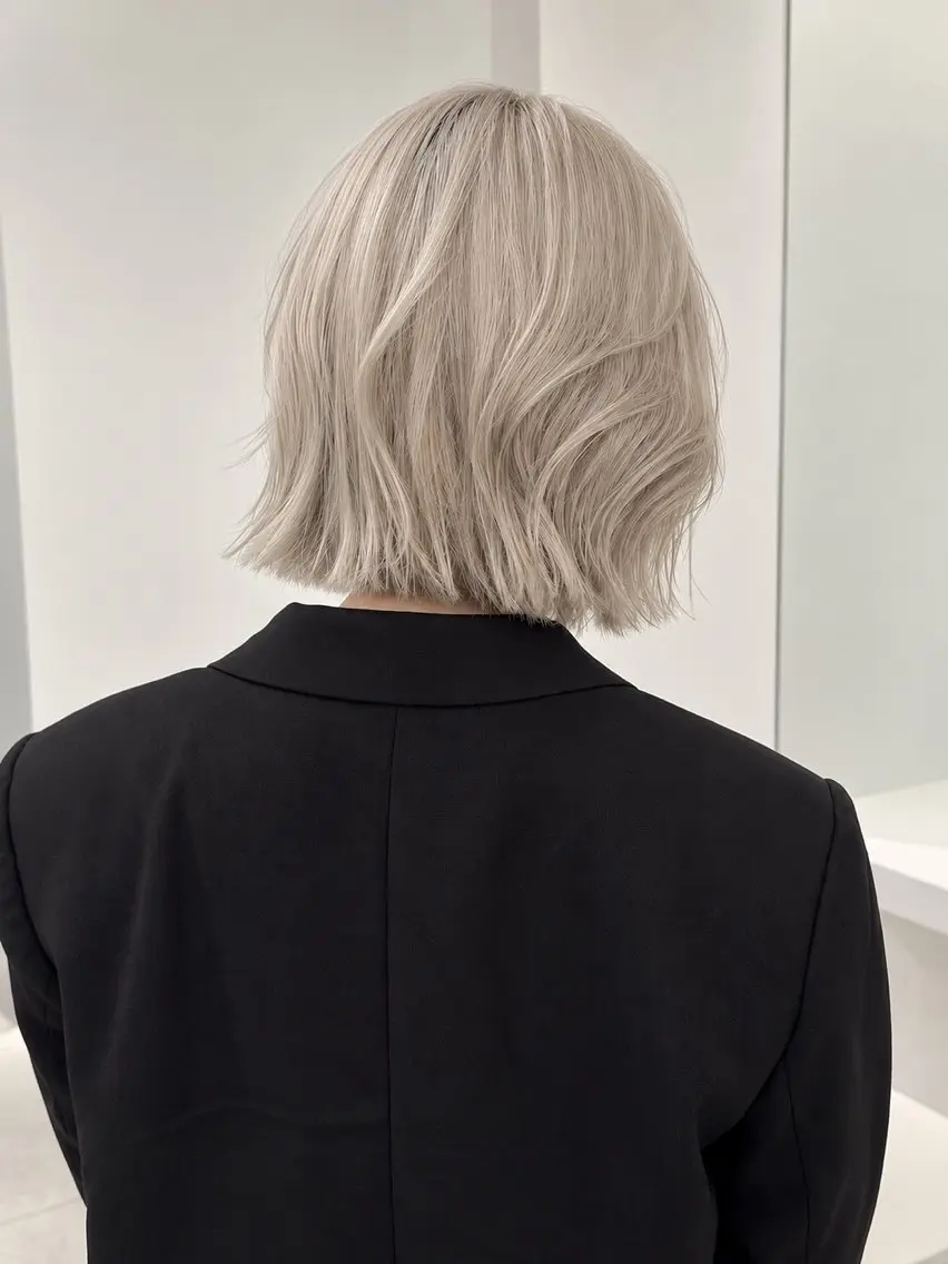 ショート ヘアカラー トリートメント ua. ／透明感カラーのヘアスタイル