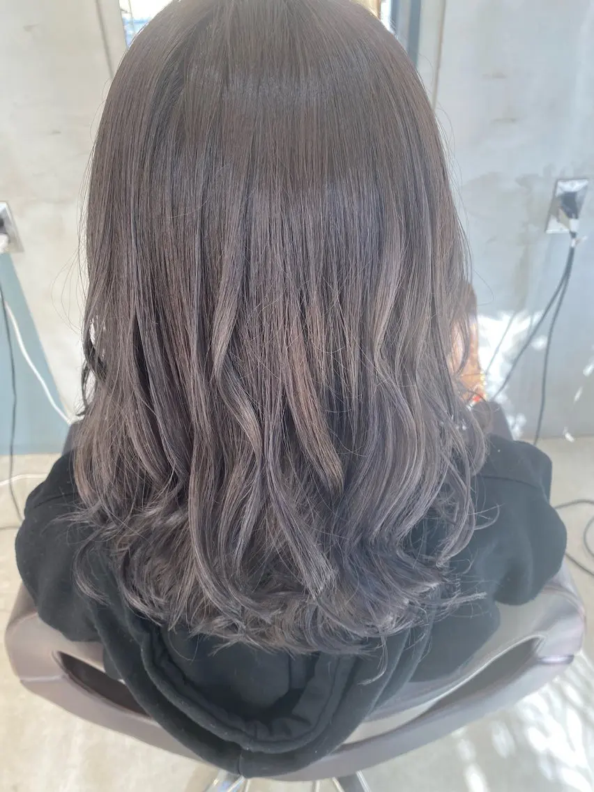 セミロング カラー 塚本 昂のヘアスタイル