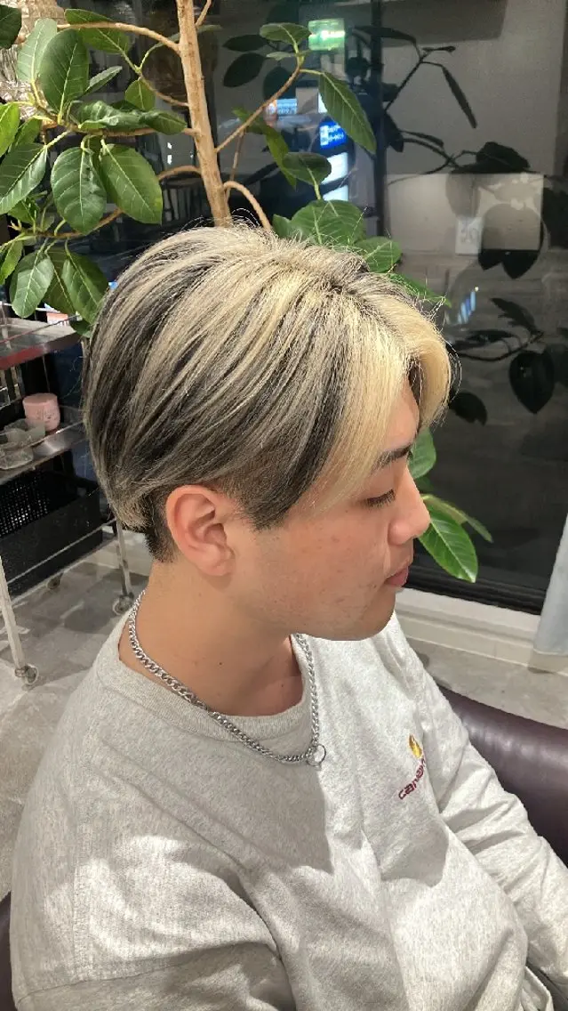 カラー メンズ ヘアカラー yuumi 👱🏻‍♀️のヘアスタイル