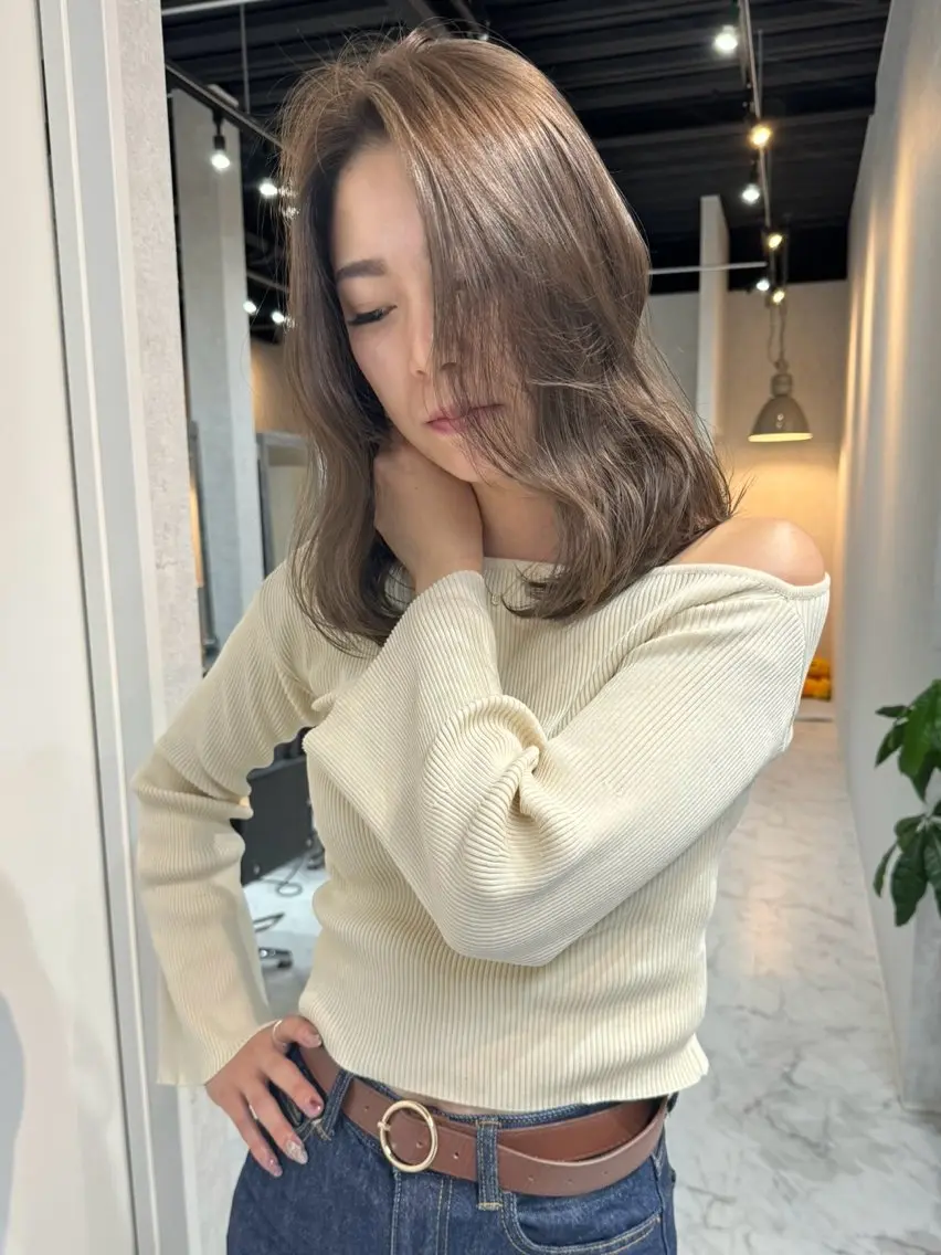 ミディアム カラー ヘアアレンジ バレイヤージュ ブリーチ ダブルカラー ハイライトカラー ハイトーンカラー カット ヘアカラー トリートメント アンドウ ユウ/ レイヤーカット/韓国のヘアスタイル