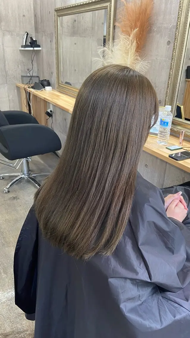 ロング カラー ベージュカラー カット ヘアカラー トリートメント Sunny side 大名 RIOのヘアスタイル