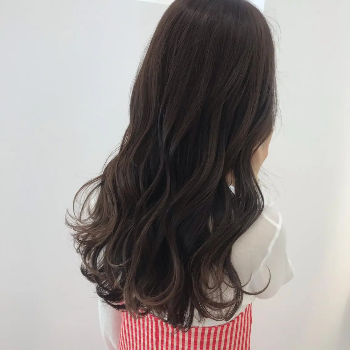 綺麗に染まるのは当たり前ダメージレスカラー＋カット＋トリートメントの写真