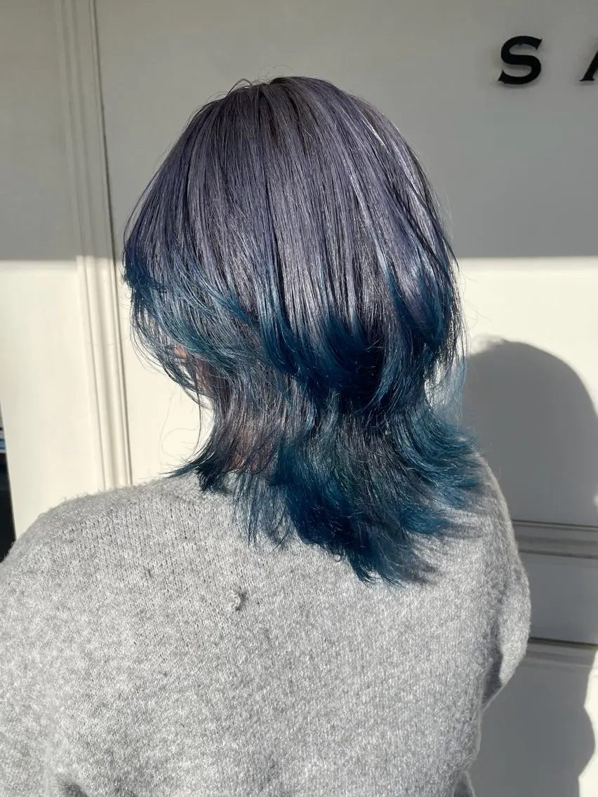 ミディアム ウルフカット カット ヘアカラー SARA古賀店 かすみ🐬🩵のヘアスタイル