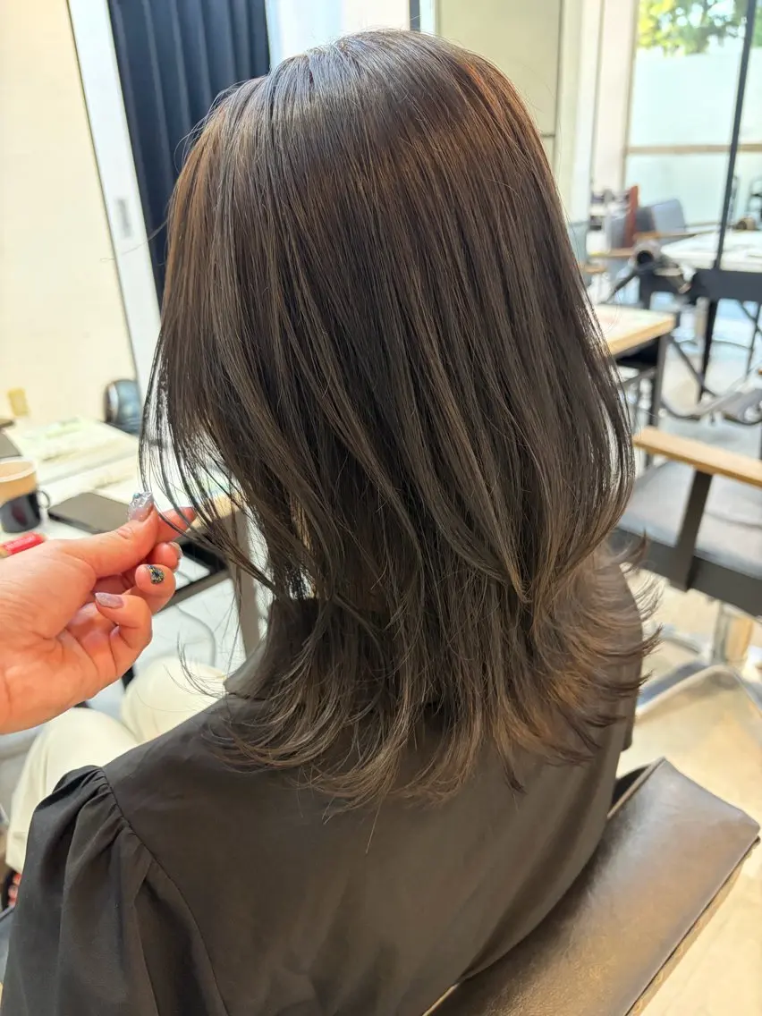 セミロング カラー 🥀韓国ヘア🥀 宮津真菜のヘアスタイル