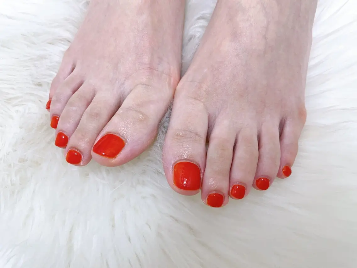 ネイル オーロラネイル フラワーネイル フットネイル フレンチネイル ジェルネイル フットネイル mogunail &blowのネイルデザイン