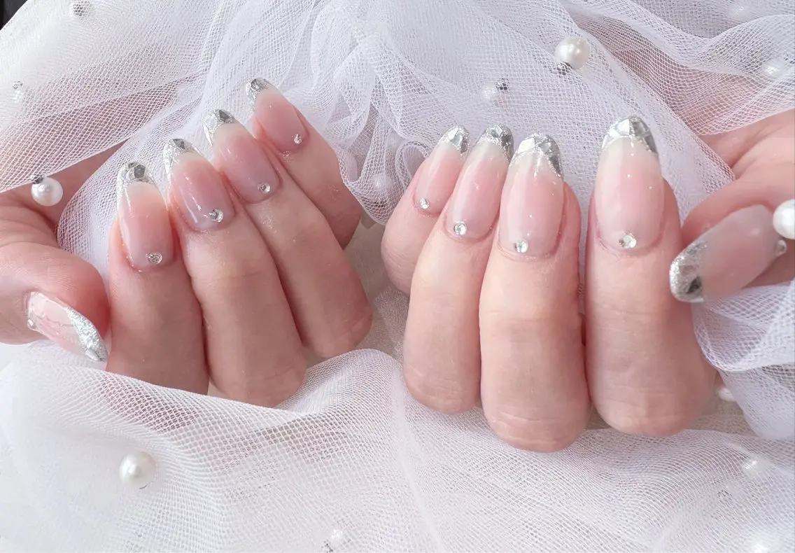 ネイル チークネイル フレンチネイル ガラスフレンチ Nail R🌷 AKARI恵比寿のネイルデザイン
